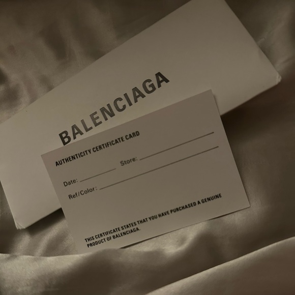 Balenciaga sunglasses - Picture 2 of 4